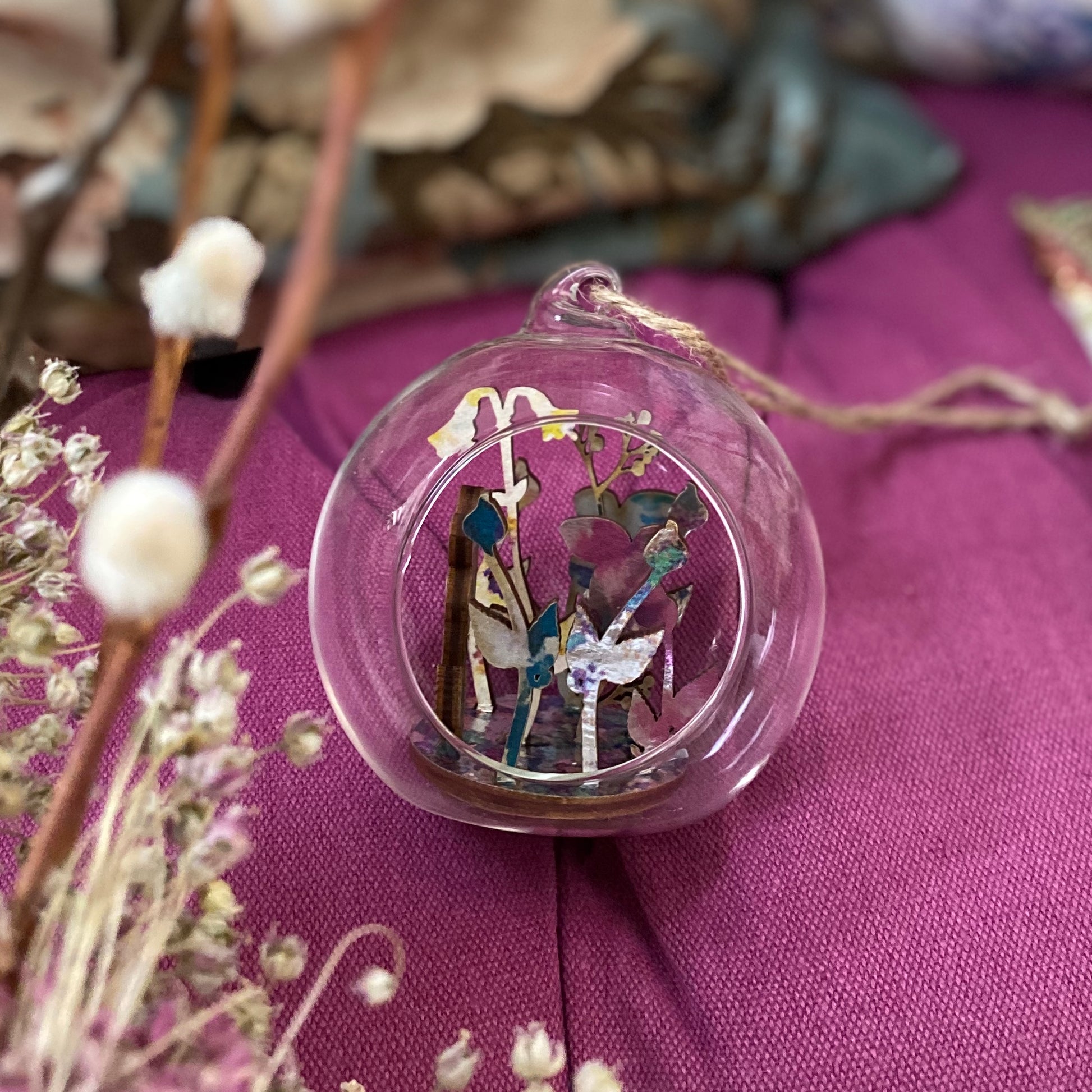 Christmas Bauble - Botanical image 1